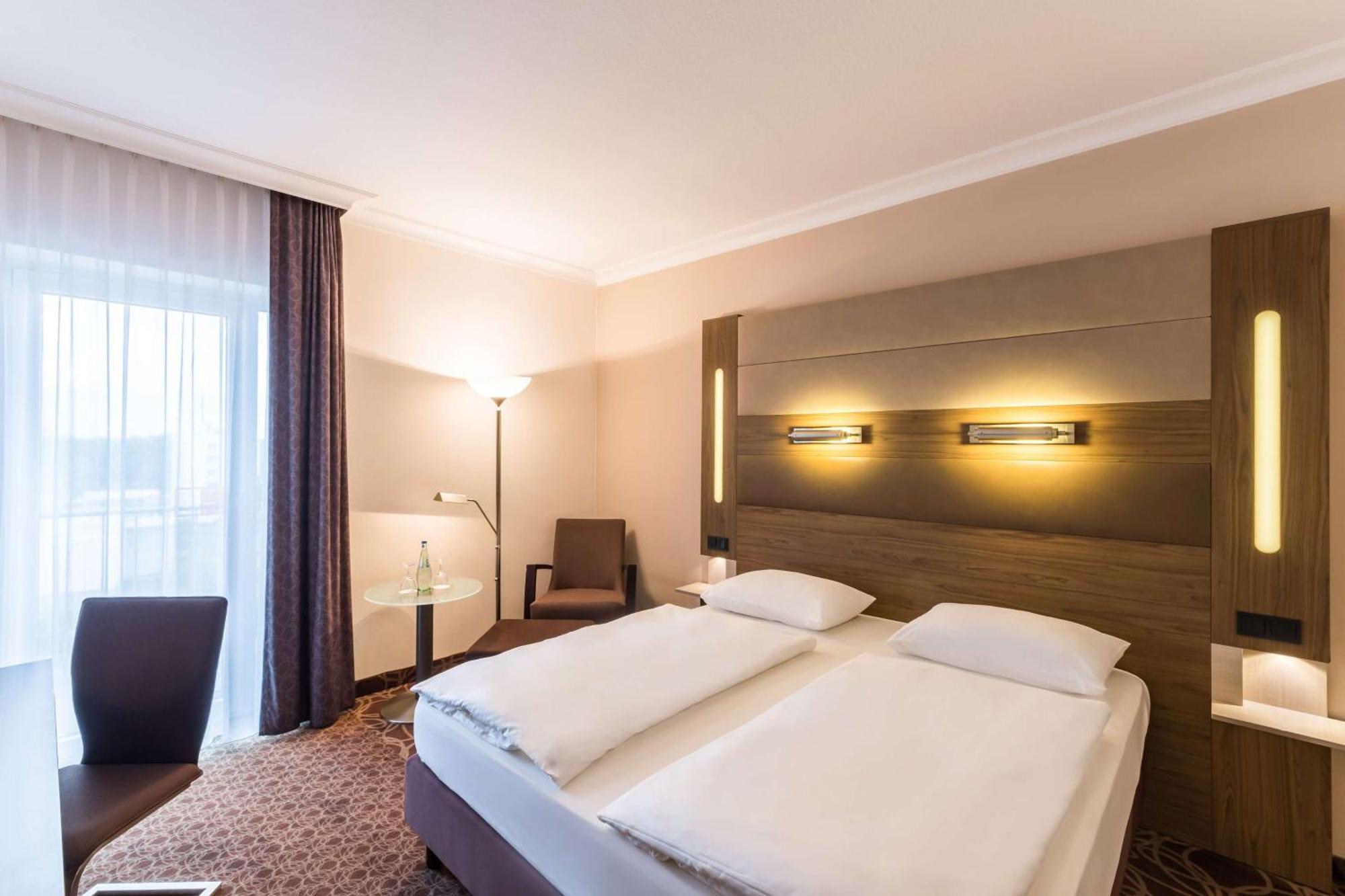 Western 4* Colonia